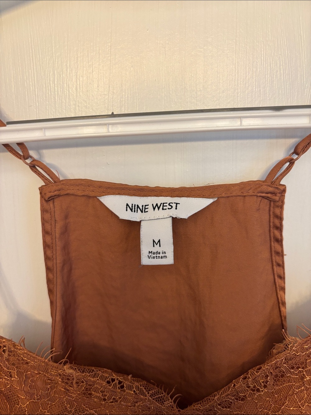 Nine West Rust-Brown Satin Lace-Trim Cami M - Picture 3 of 4